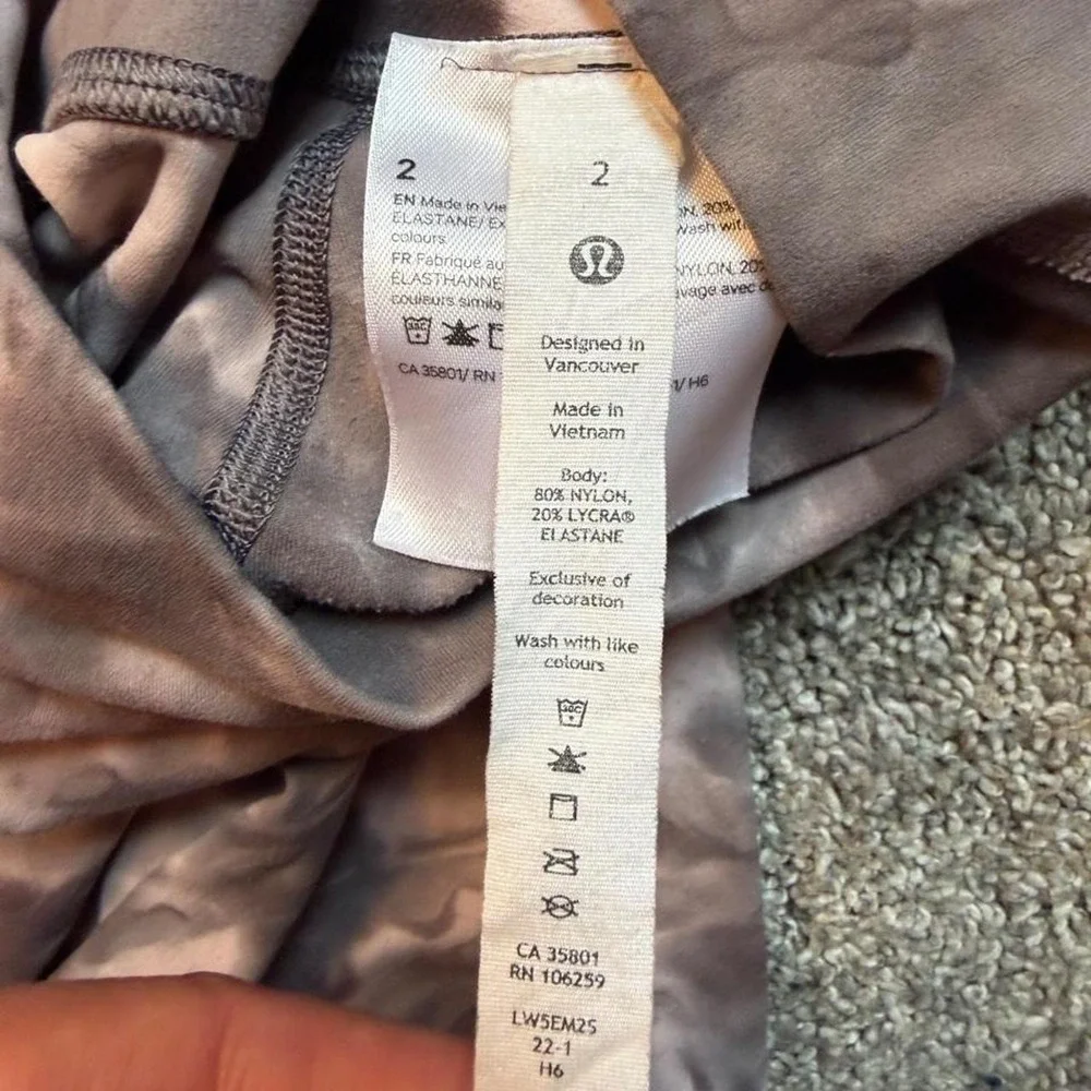 Lululemon Women's Align Leggings Pinkish Gray Print Athleisure Size 2